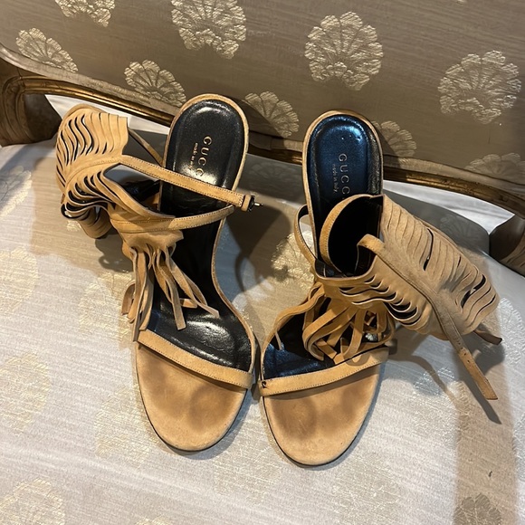 Gucci Fringe Sandal Heel - Picture 4 of 9